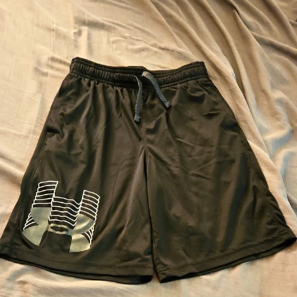 YMD Under Armour Black Athletic Shorts‎